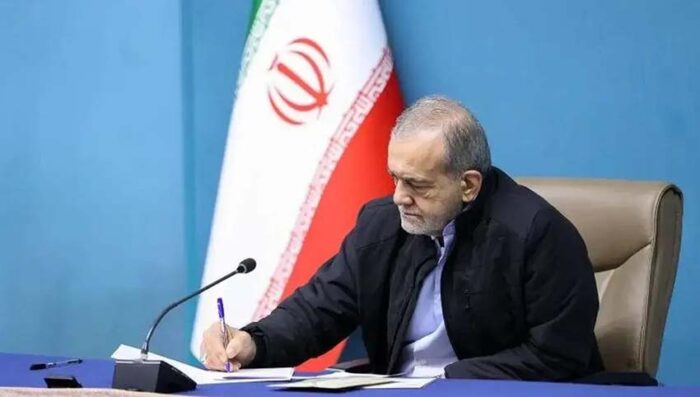 تعرض به رهبری معظم، به‌منزله جنگ تمام عیار با ملت ایران است