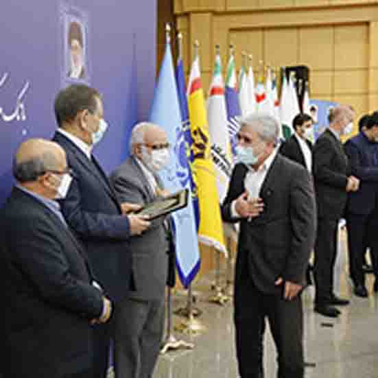 در حضور جهانگیری، بختیاری و کمیجانی انجام شد؛ تقدیر از خدمات بانک ملی ایران در زمینه محرومیت زدایی