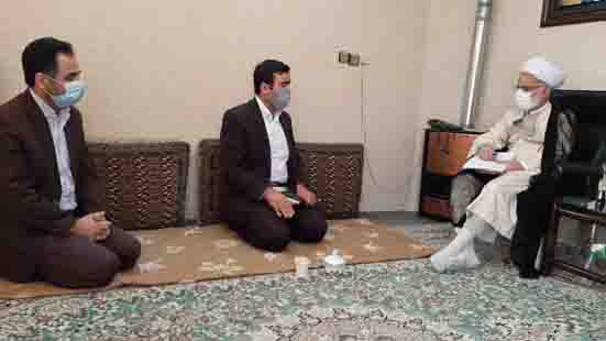 مدیر کل تامین اجتماعی استان مرکزی با امام جمعه اراک دیدار کرد