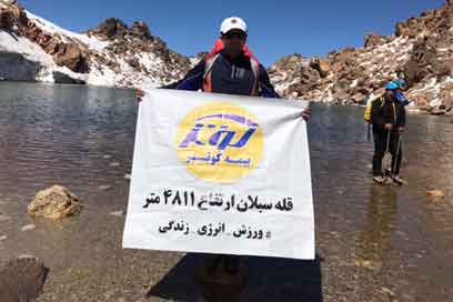 کارشناس خسارت سرپرستی استان کرمانشاه به قله سبلان صعود کرد