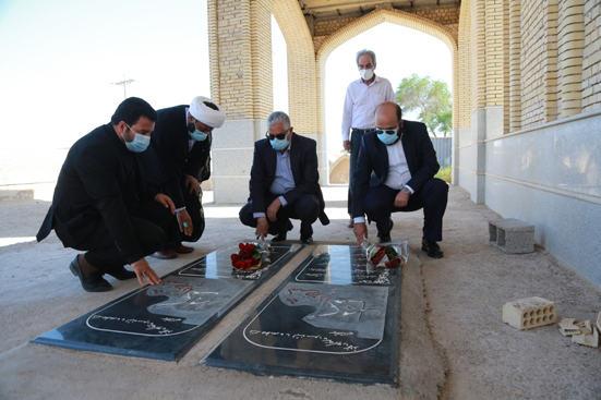 حضور مدیر عامل شرکت نفت ایرانول و هیات همراه در یادمان شهدای غواص خرمشهر