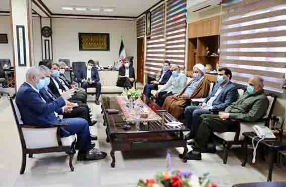 استاندار بوشهر در دیدار با مدیرعامل بانک؛ پست بانک ایران با حضور در روستاها رضایت مردم را کسب کرده است