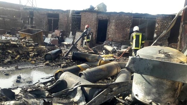 آتش‌سوزی کارخانه شارژ سلیندرهای گاز مایع  درقم/ حادثه بدون تلفات مهار شد