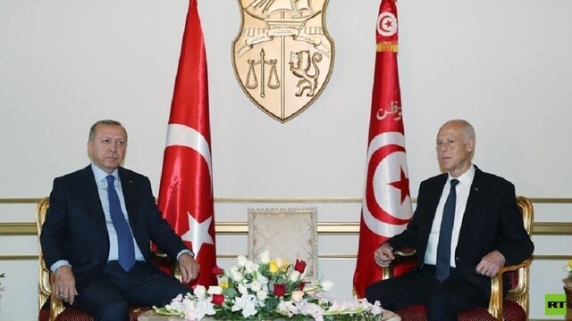 اردوغان در گفتگو با همتای تونسی خود: ادامه فعالیت پارلمان برای دموکراسی مهم است