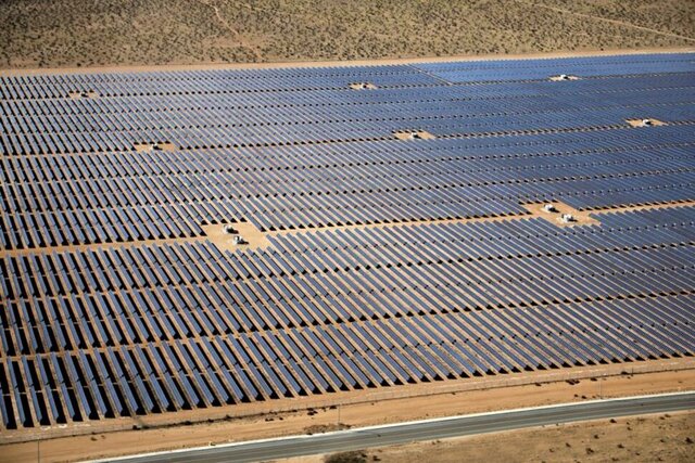 اعمال تعرفه بر پنل‌های خورشیدی وارداتی در آمریکا