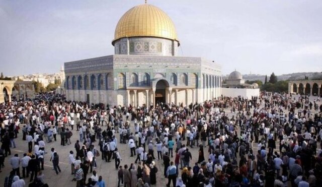اقامه نماز عید قربان در مسجد الاقصی با حضور بیش از ۱۰۰ هزار فلسطینی