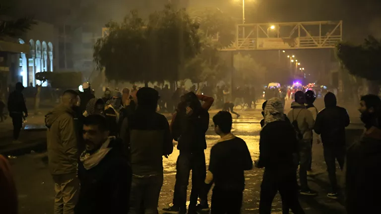 التهاب در طرابلس لبنان برای سومین شب متوالی/ هشدار نیروهای امنیتی به معترضان