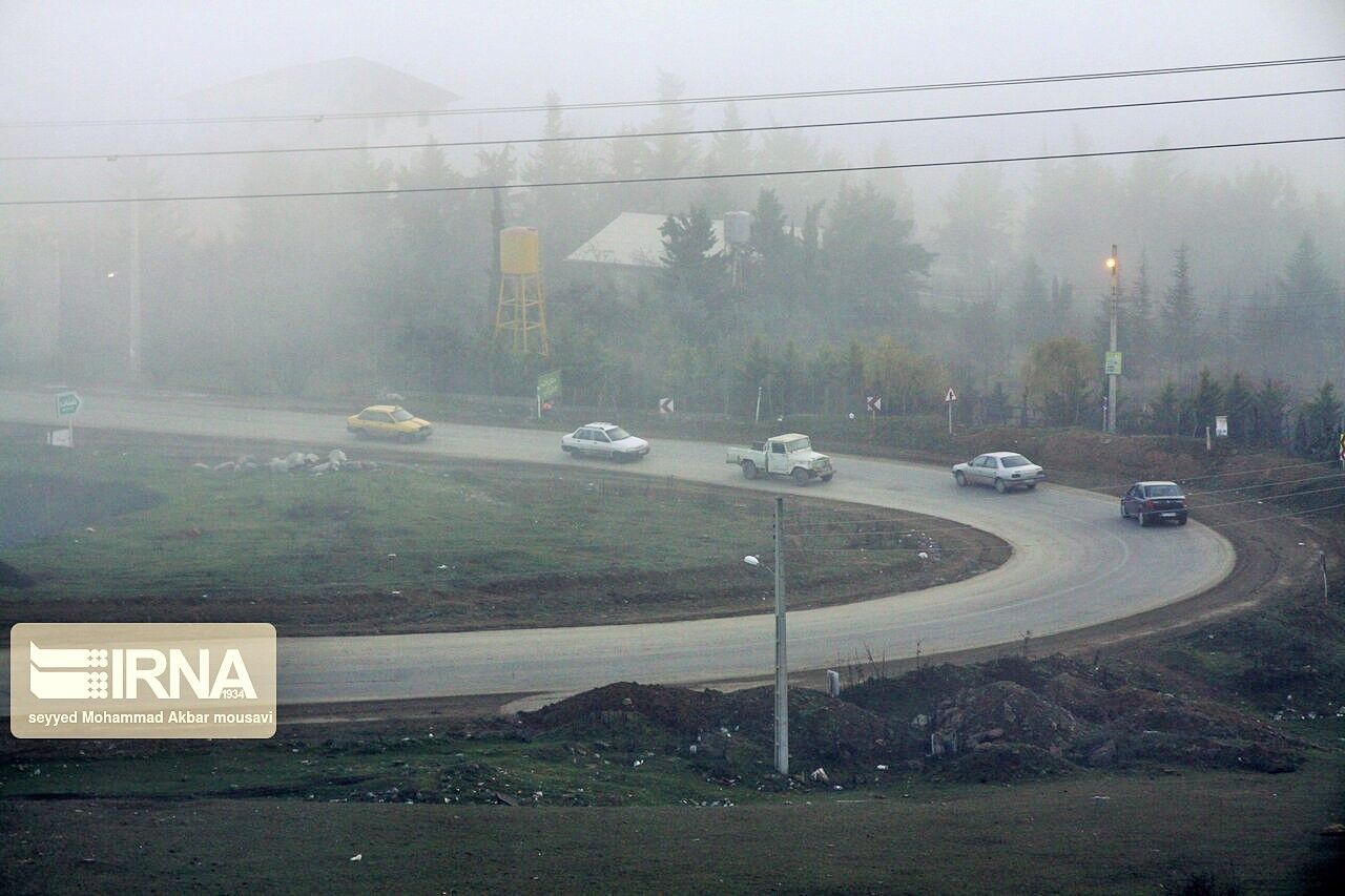 بارش باران و برف در اکثر جاده های کشور