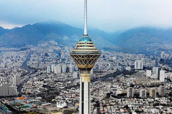 برج میلاد آبی می شود