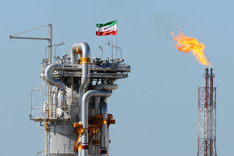 تدبیر و امید در صنعت نفت ایران؛ از افزایش تولید تا جنگ اقتصادی