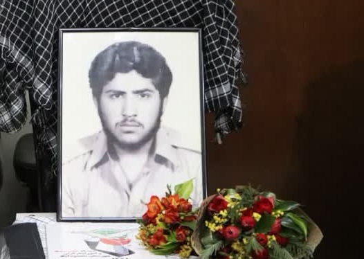 تشییع پیکر شهید منوچهر تقدسی بعد از ۳۸ سال تشییع پیکر شهید منوچهر تقدسی بعد از ۳۸ سال