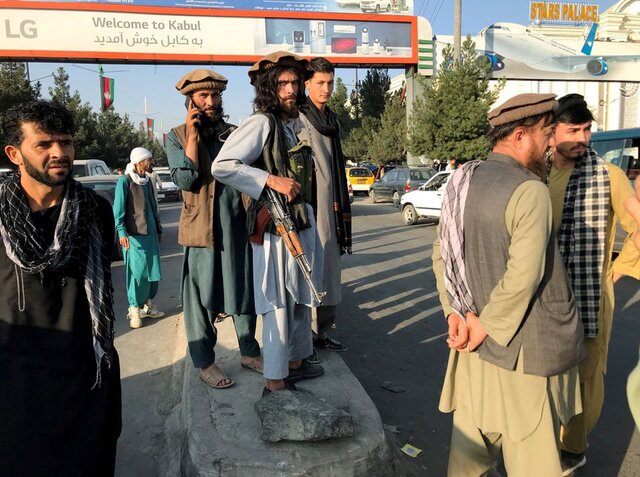 در خاورمیانه، پیروزی طالبان به چشم افول قدرت آمریکا دیده می‌شود