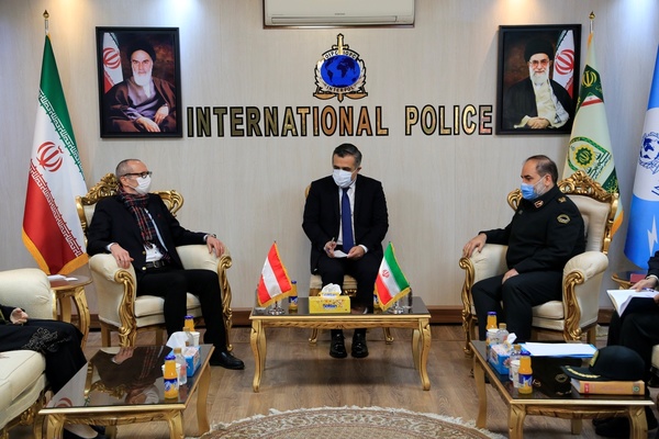 دیدار رئیس پلیس بین الملل ناجا با سفیر اتریش