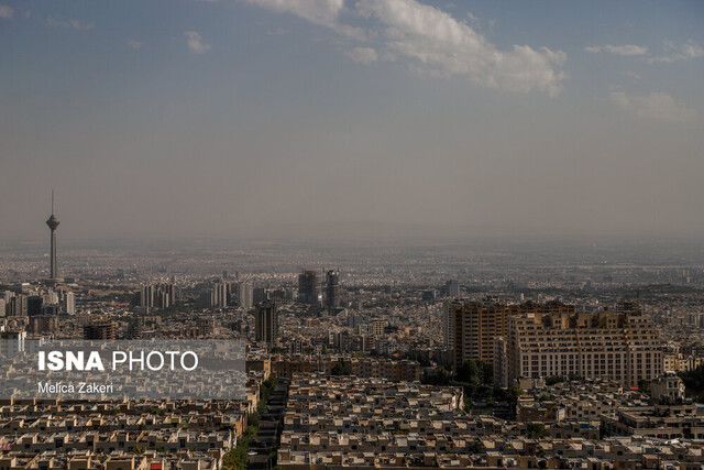 رییس اتحادیه املاک:
                                فروشندگان مسکن متری ۱۰ میلیون تخفیف می دهند، کسی نمی خرد!