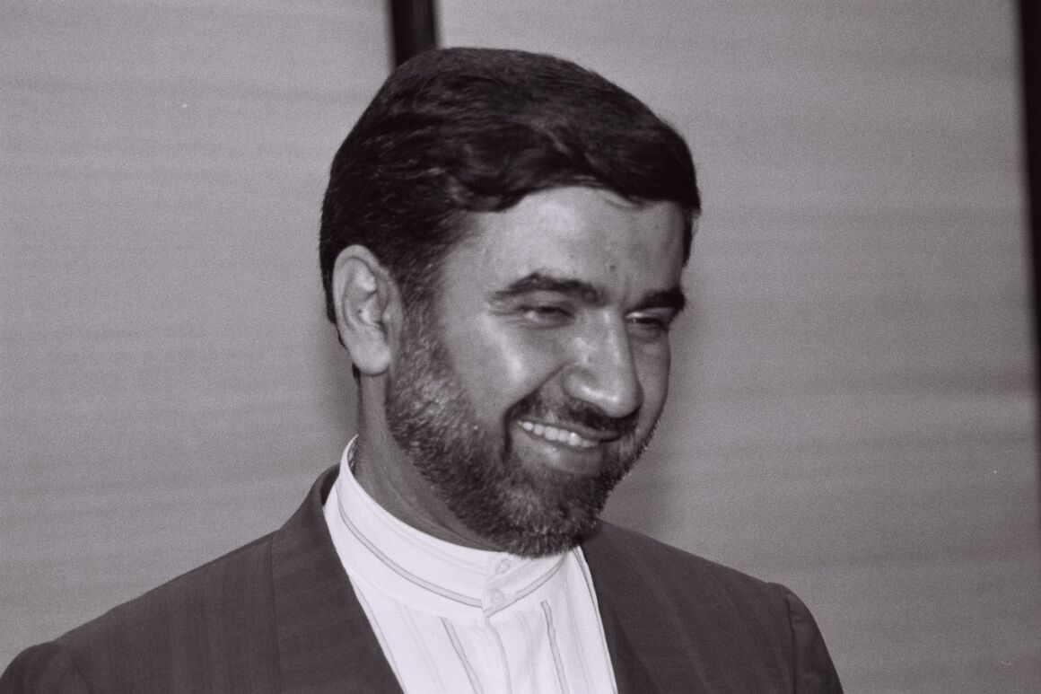 زنگنه: مرحوم «کاظم‌پور اردبیلی» وقتی پای ایران به میان می‌آمد کوتاهی نمی‌کرد