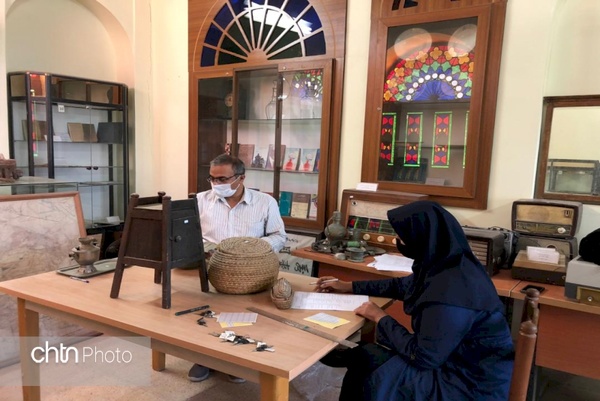 ساماندهی اشیای تاریخی بنیاد ایرانشناسی شعبه بوشهر آغاز شد ساماندهی اشیای تاریخی بنیاد ایرانشناسی شعبه بوشهر آغاز شد