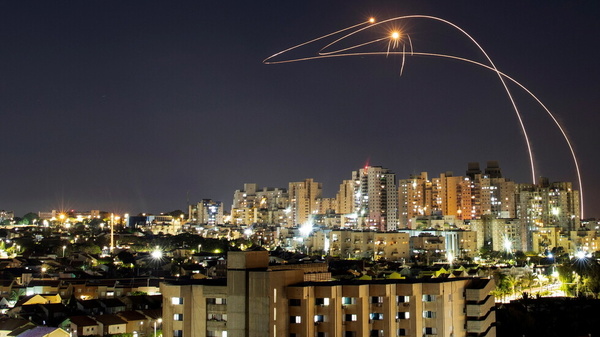 طی شب گذشته ۶۰ موشک از غزه به سمت اراضی اشغالی شلیک شد