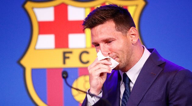 مسی با چشمان گریان: هرگز فکر نمی‌کردم از بارسلونا خداحافظی کنم/ با پاری سن ژرمن صحبت کرده ام