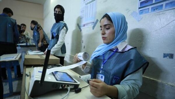 کمیساریای انتخابات عراق: شمارش دستی آرا ظرف یک هفته کامل میشود کمیساریای انتخابات عراق: شمارش دستی آرا ظرف یک هفته کامل میشود